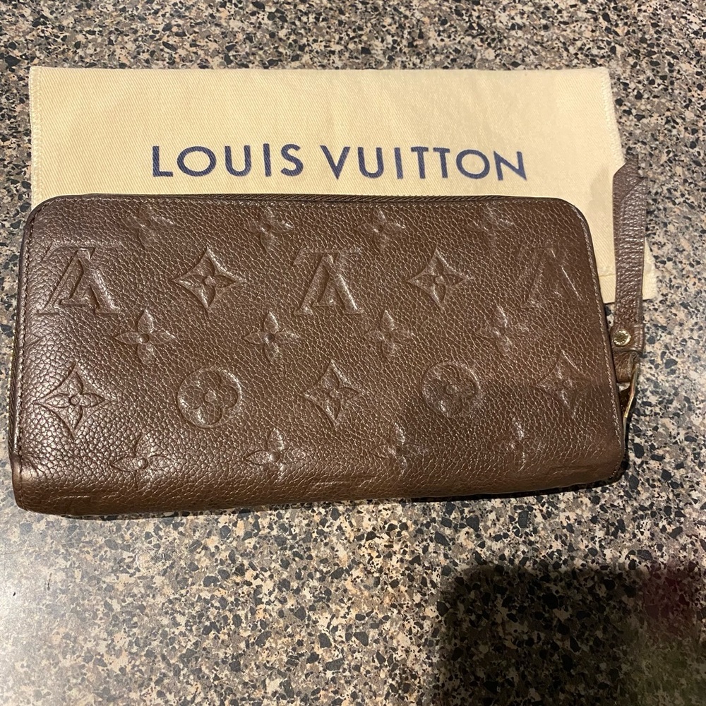 Louis Vuitton Monogram Empreinte Leather Zippy Wallet - 💯% Authentic